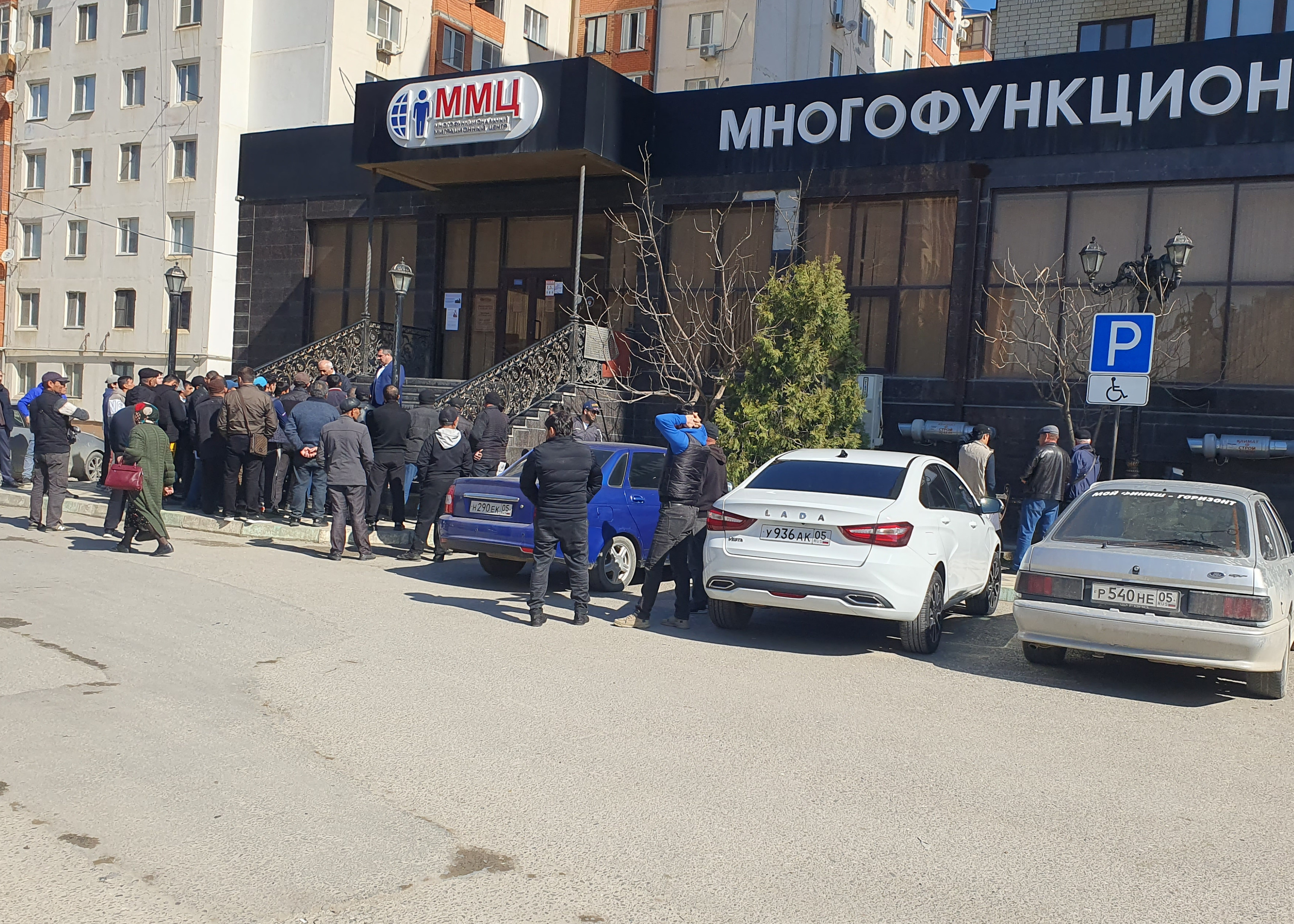 В Многофункциональном миграционном центре провели встречу с иностранными гражданами
