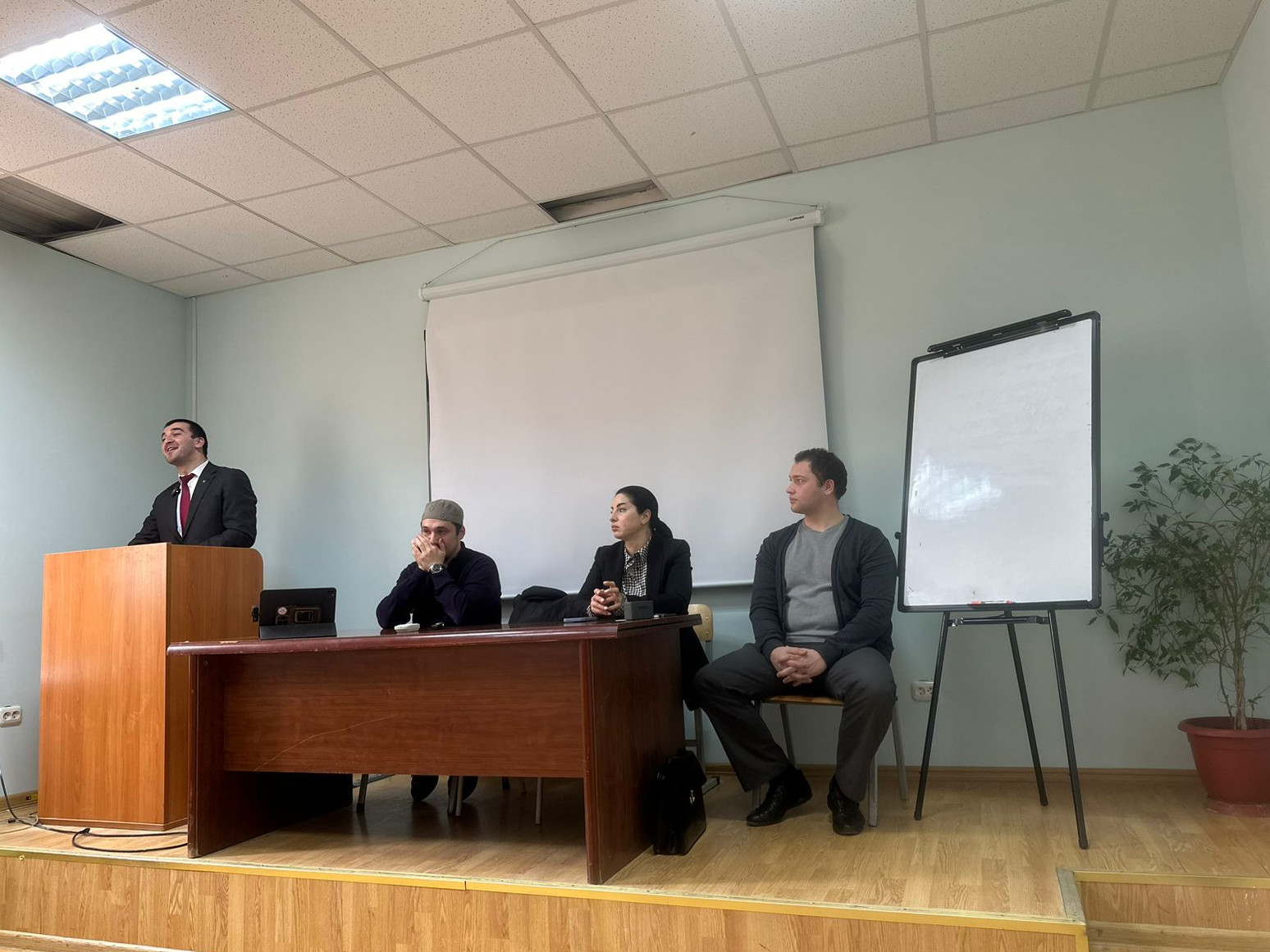 В ДГУ обсудили гармонизацию межнациональных и межконфессиональных отношений в молодежной среде