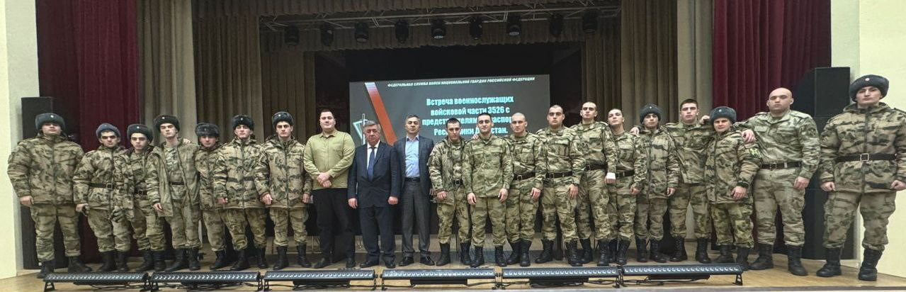 Руководитель Представительства РД в Санкт-Петербурге Гасан Гасанов встретился с военнослужащими-дагестанцами