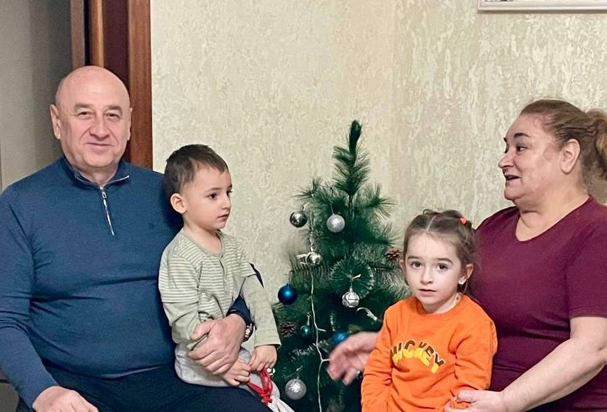 Представители Министерства по национальной политике и делам религий Республики Дагестан посетили семьи участников специальной военной операции