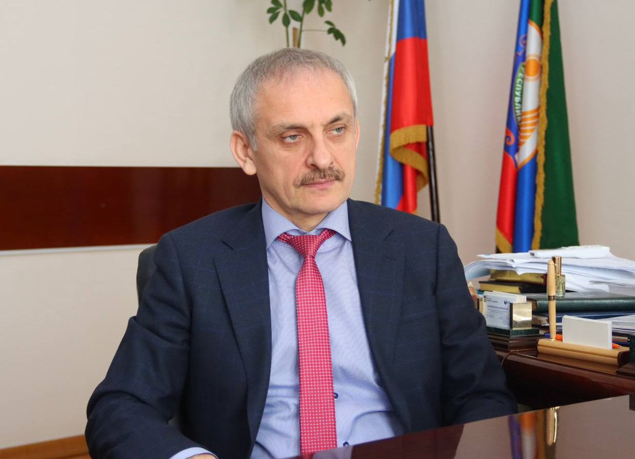 Министр по национальной политике и делам религий РД Энрик Муслимов прокомментировал отчётное выступление Председателя Правительства Республики Дагестан Абдулмуслима Абдулмуслимова перед депутатами Народного Собрания