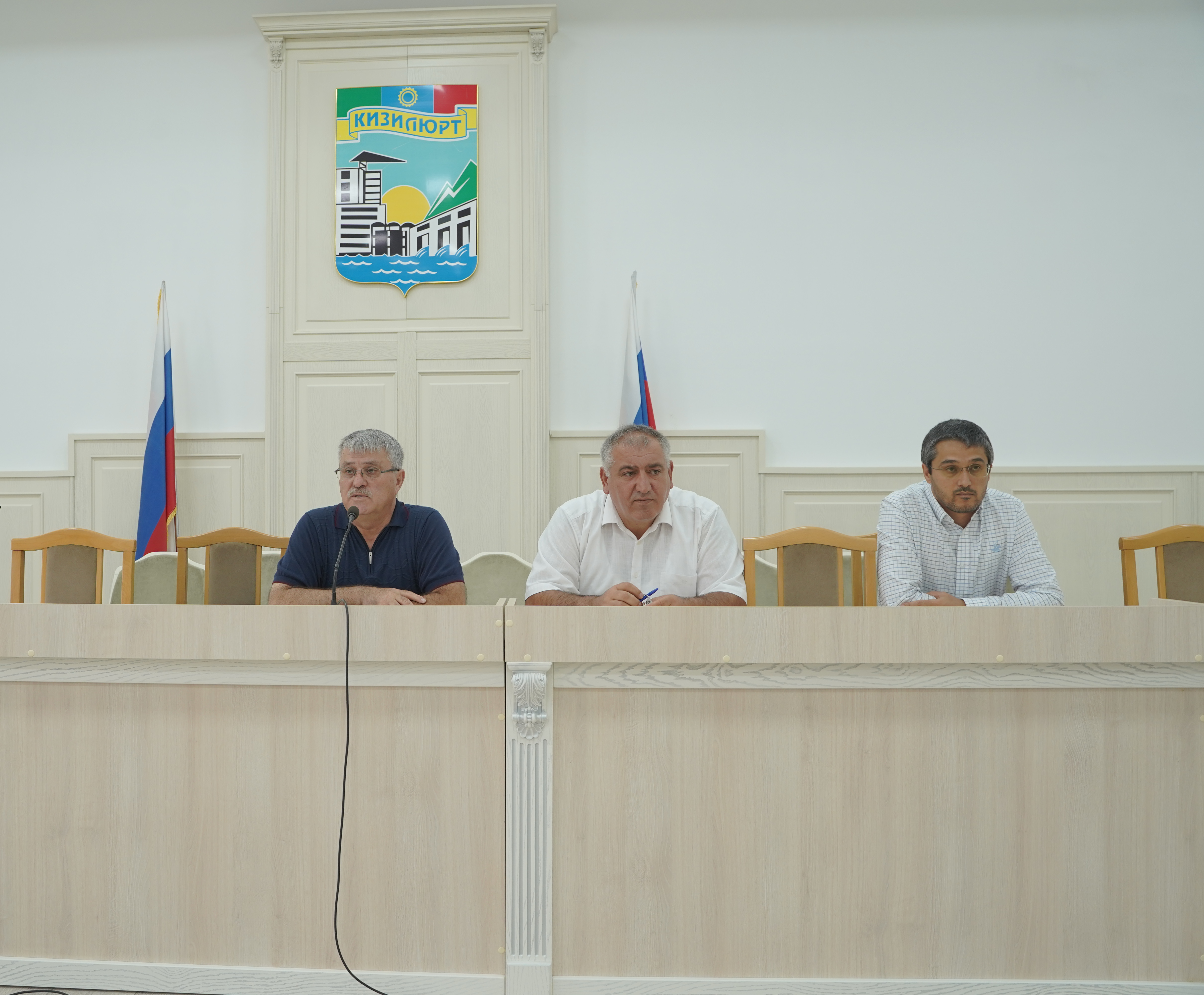 В Кизилюрте прошла встреча с иностранными гражданами из Центрально-Азиатского региона (ЦАР) и других стран, осуществляющих трудовую деятельность на территории городского округа
