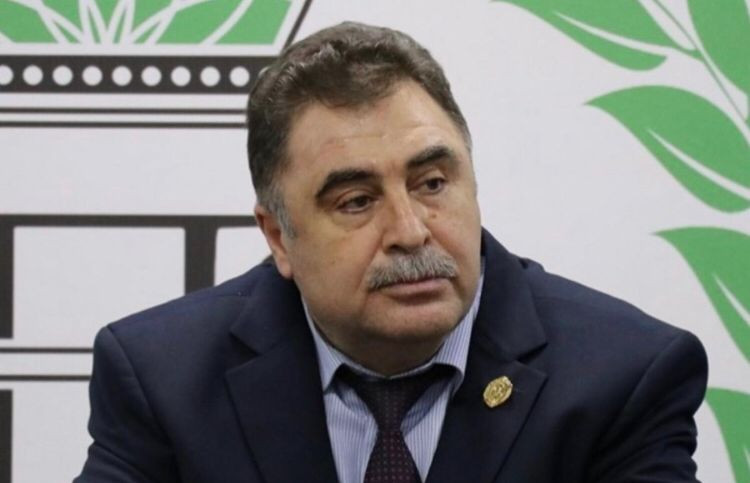 Член Общественного совета при Министерстве по национальной политике и делам религий РД Гасангусейн Абдулжелилов выразил глубокие соболезнования родным и близким погибших сотрудников правоохранительных органов и невинно убитых дагестанцев