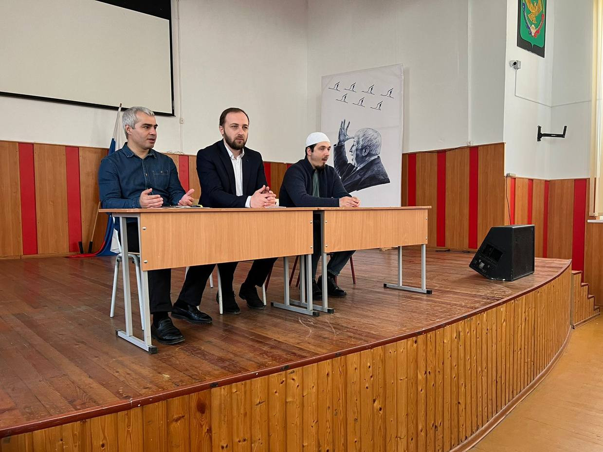 Открытый диалог со студентами колледжа ДГУ