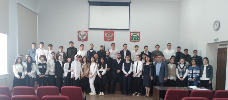 В Сулейман-Стальском районе прошло патриотическое мероприятие с учащимися школ