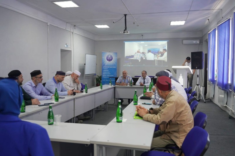 В ДГИ прошло совещание с руководителями духовных образовательных учреждений республики