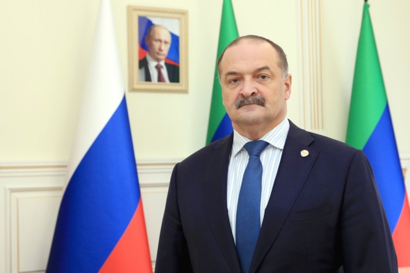 Глава РД Сергей Меликов поздравил дагестанцев с Днем семьи, любви и верности.