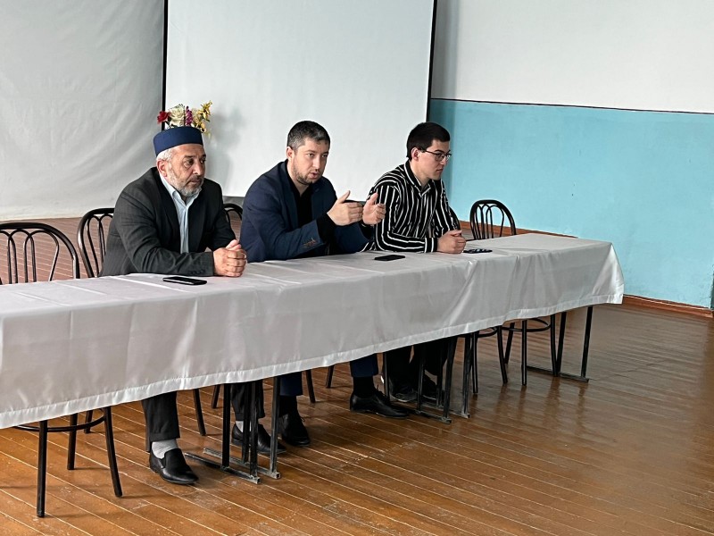 Очередная встреча представителей власти со старшеклассниками в рамках проектах «Наше будущее в наших руках»