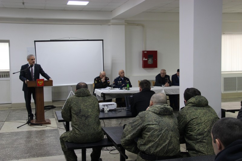Энрик Муслимов встретился с военнослужащими Каспийской флотилии