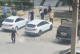 Комментарий Миннаца РД по инциденту в Каспийске, где мужчина с ножом напал на семью туристов