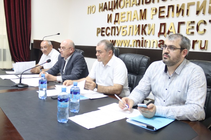 В Миннаце РД прошел семинар-совещание с представителями муниципальных образований СТО в режиме ВКС