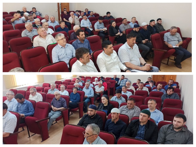 В Цумадинском районе прошло совещание представителей Миннаца с активом администрации