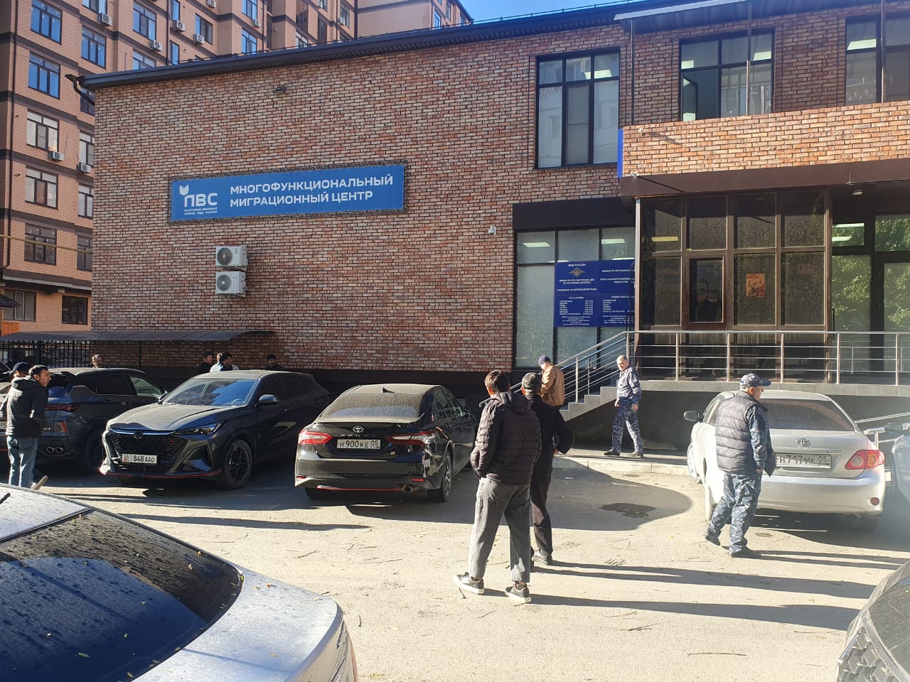 40 иностранным гражданам, работающим в Дагестане, объяснили правила пребывания на территории России