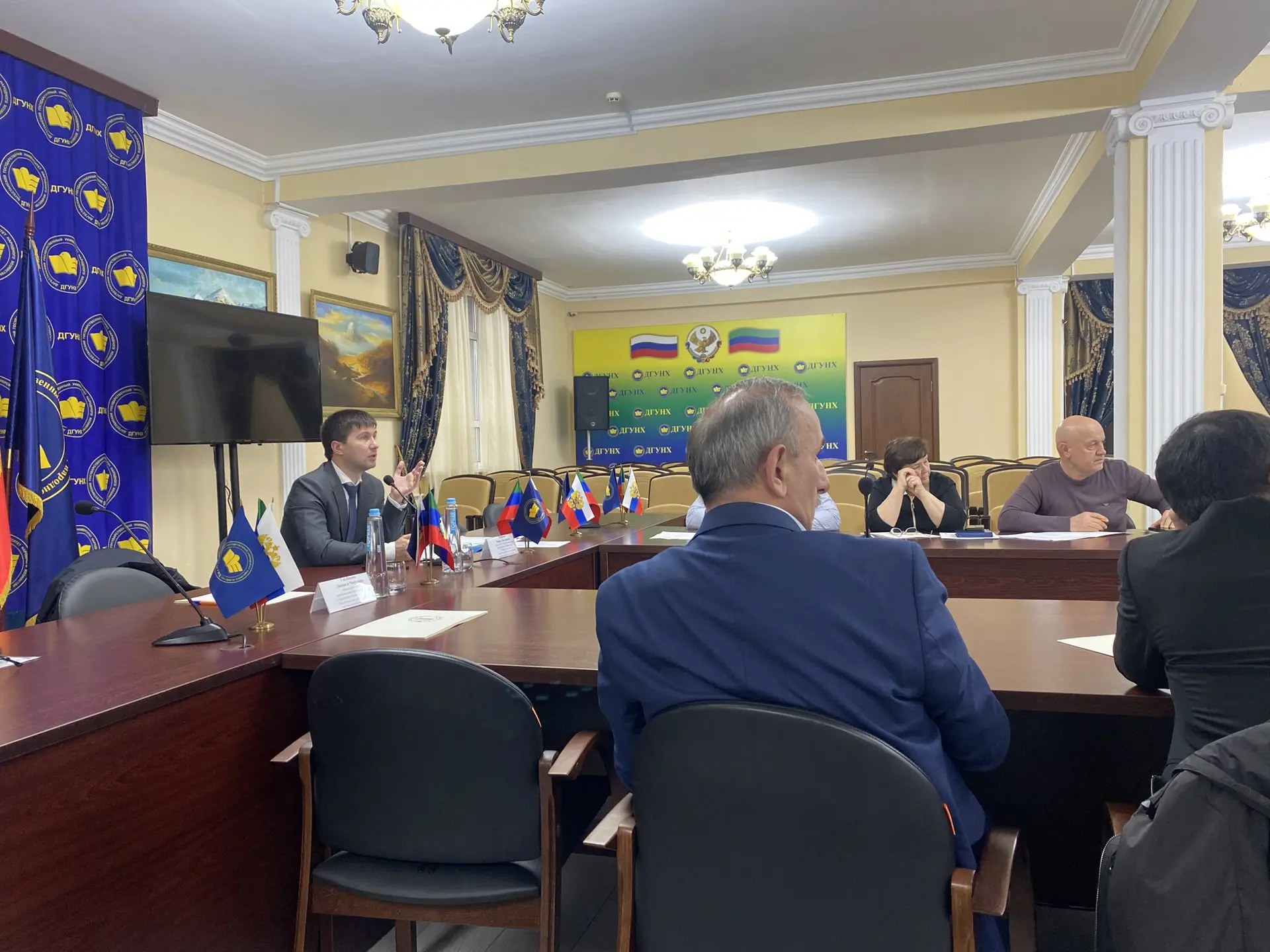 В Махачкале состоялся семинар-практикум для госслужащих