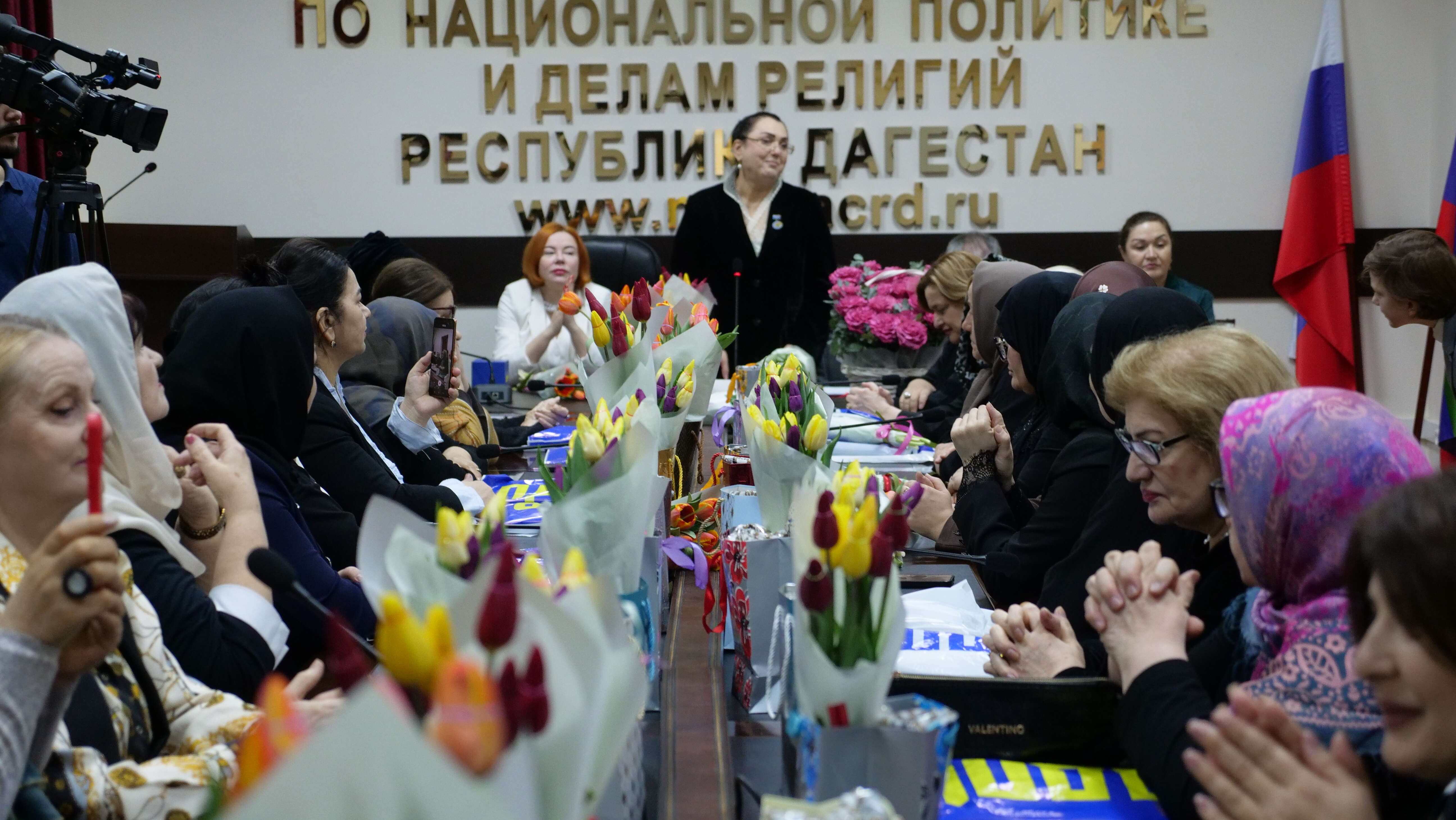 «В честь прекрасных дам» … Медаль «Слава матери защитника Отечества» вручили матерям участников СВО