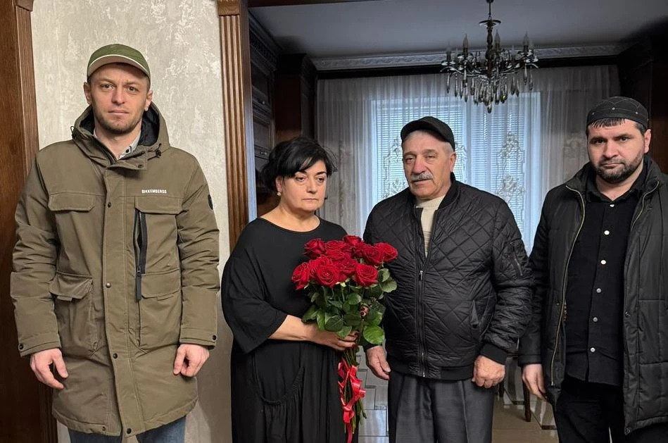 Благодарность за подвиг. Представители дагестанского землячества на Ставрополье навестили матерей Героев России