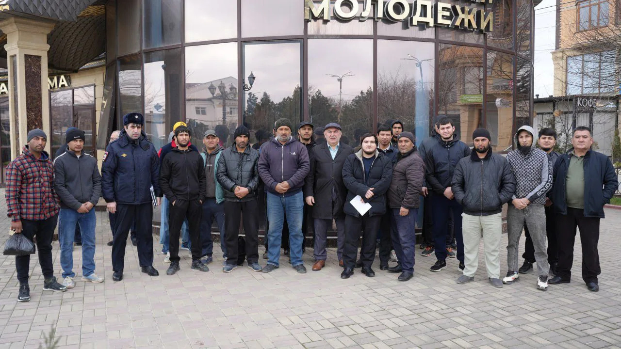 В Хасавюрте, Дербенте, Избербаше и Карабудахкентском районе прошли встречи по адаптации трудовых мигрантов