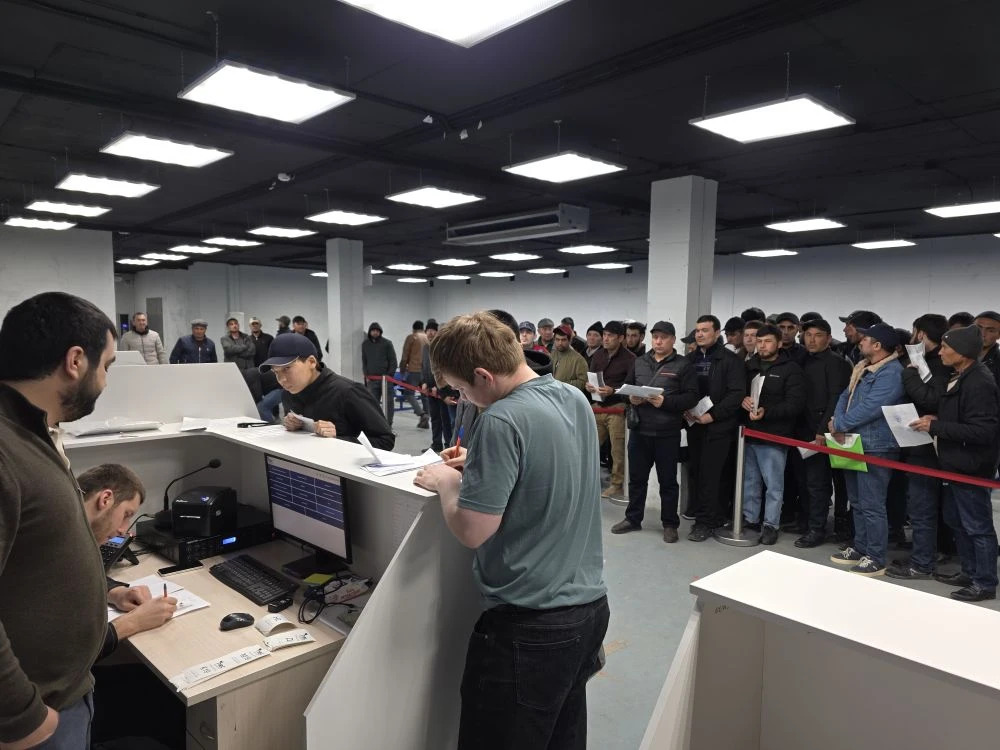 Всё о правах и ответственности иностранных граждан в России. В Махачкале прошла встреча с более 250 трудовыми мигрантами