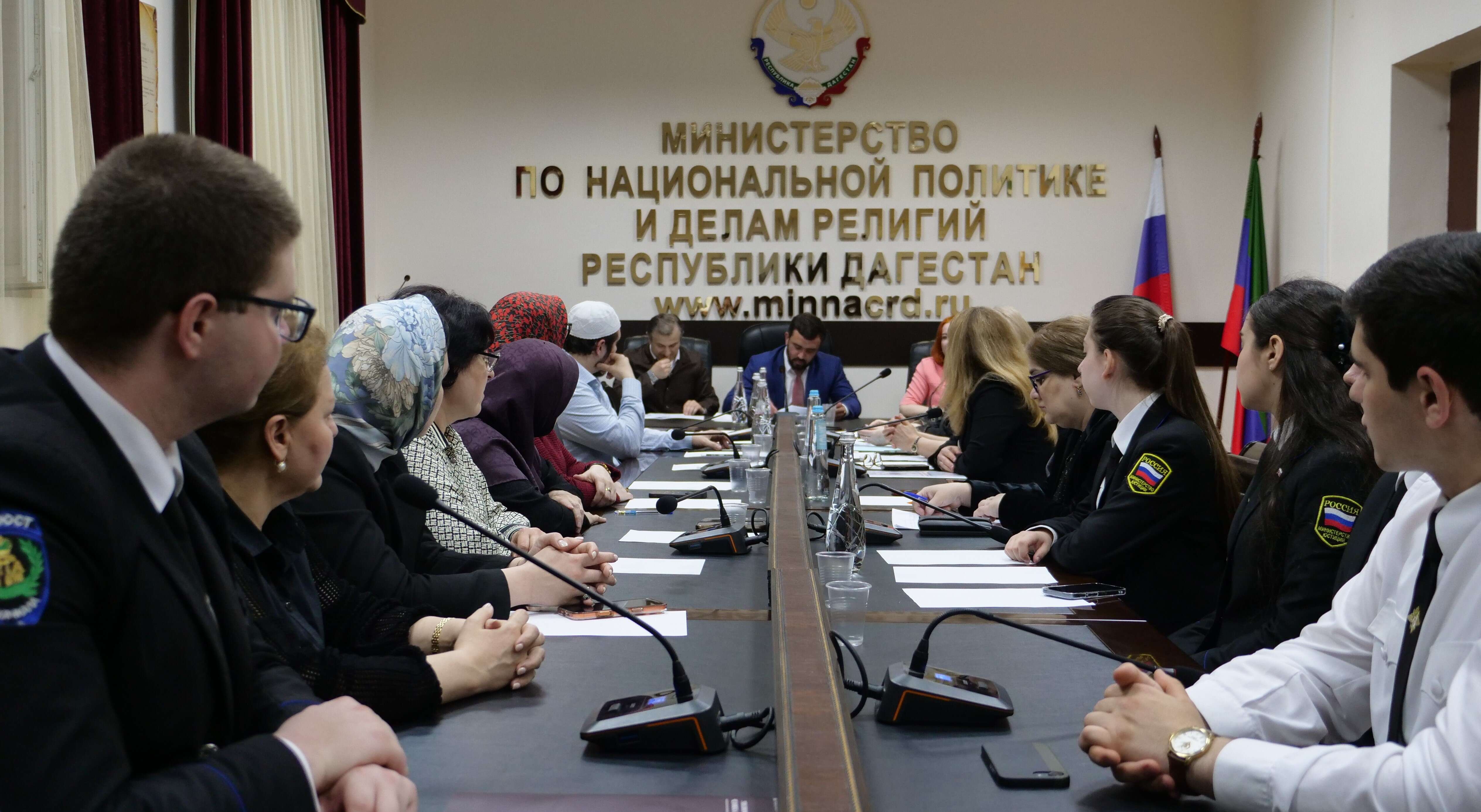В Дагестане обсудили механизмы защиты подростков от ранних браков
