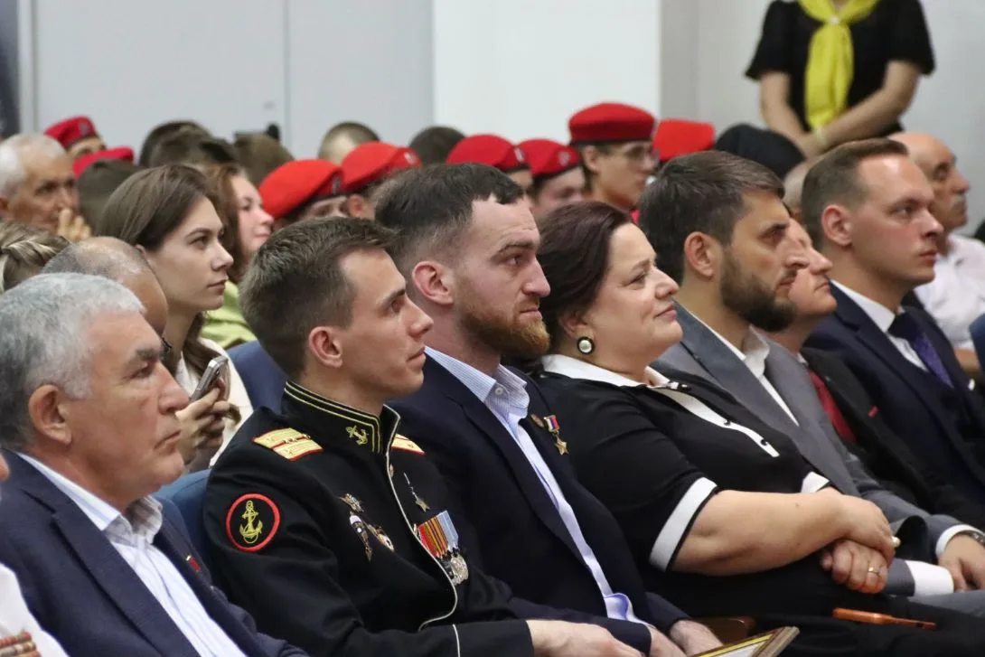 Темирлан Абуталимов посетил торжественную церемонию закрытия военно-спортивной игры «Юнфлот»