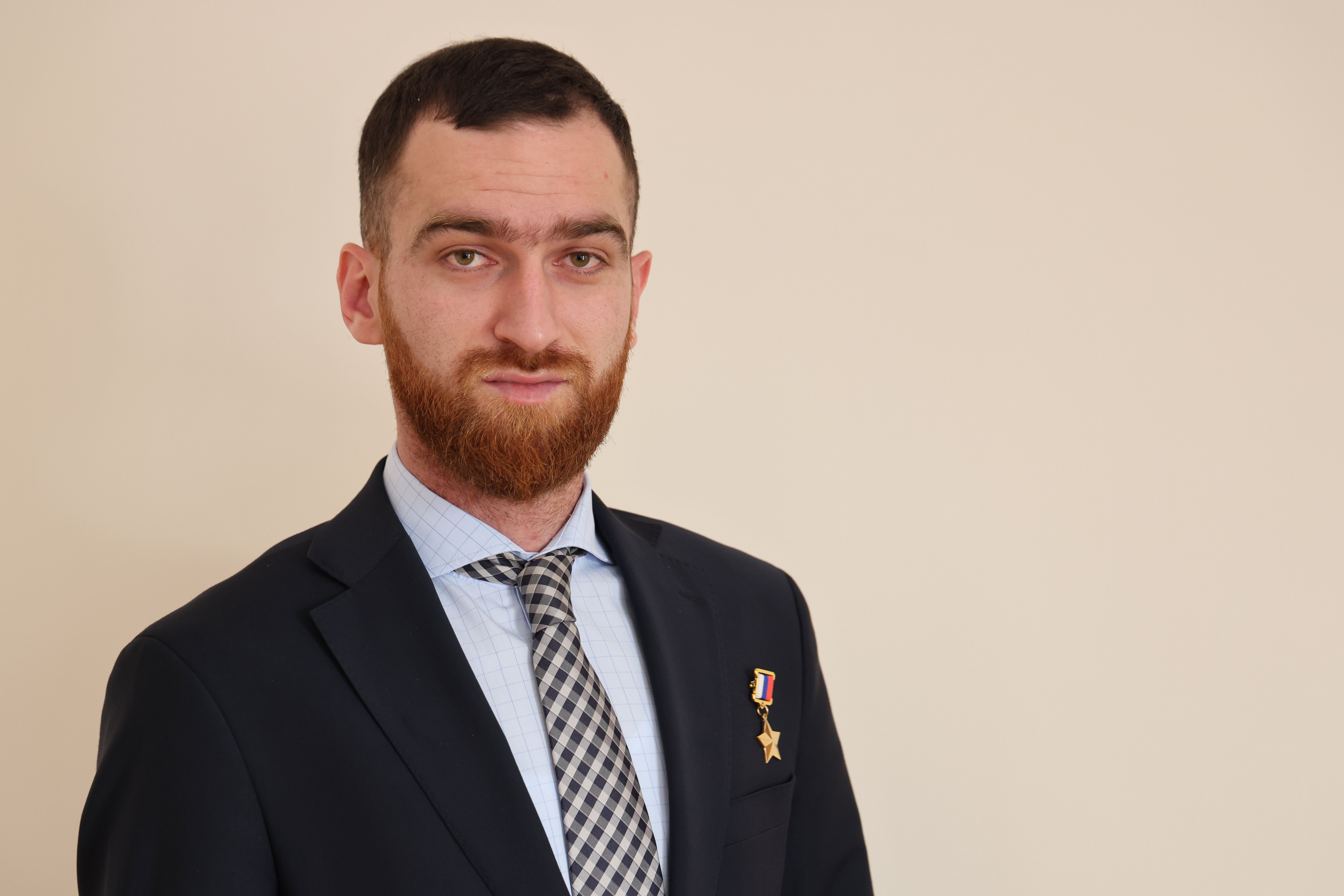 Темирлан Абуталимов поздравил дагестанцев с Днём единства народов республики