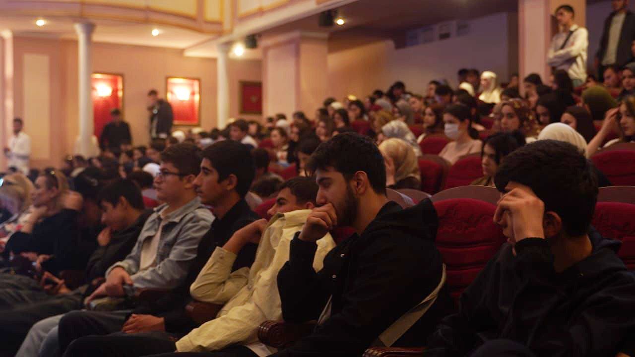 В Дербенте прошла Всероссийская научно-практической конференции «Единство традиций и инноваций: религия, цифровая безопасность и проектные решения в борьбе с терроризмом»
