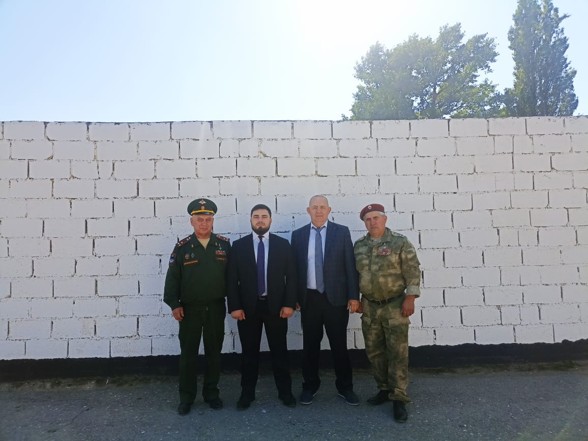 В Комсомольской СОШ Кизилюртовского района прошла встреча с Героями России