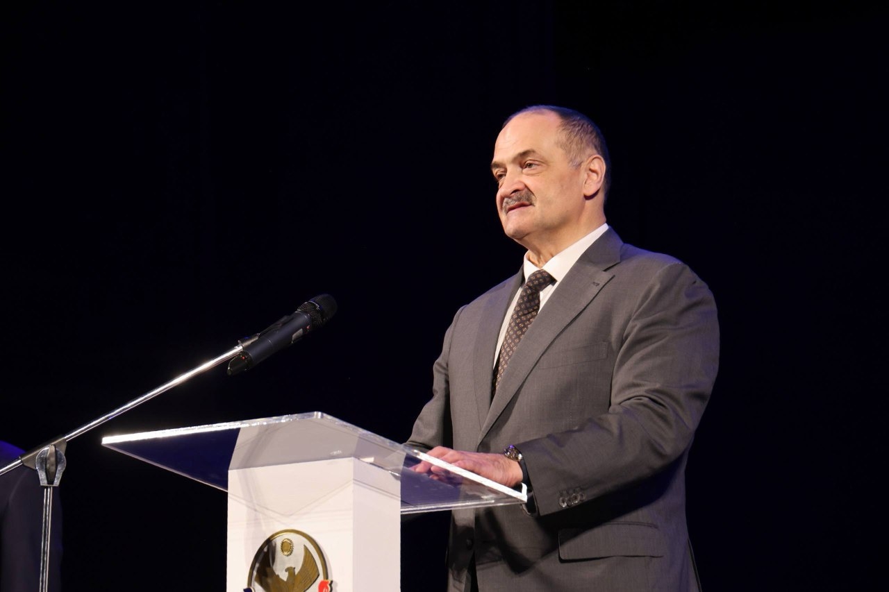 Темирлан Абуталимов поздравил сотрудников налоговой службы с 35-летием УФНС России