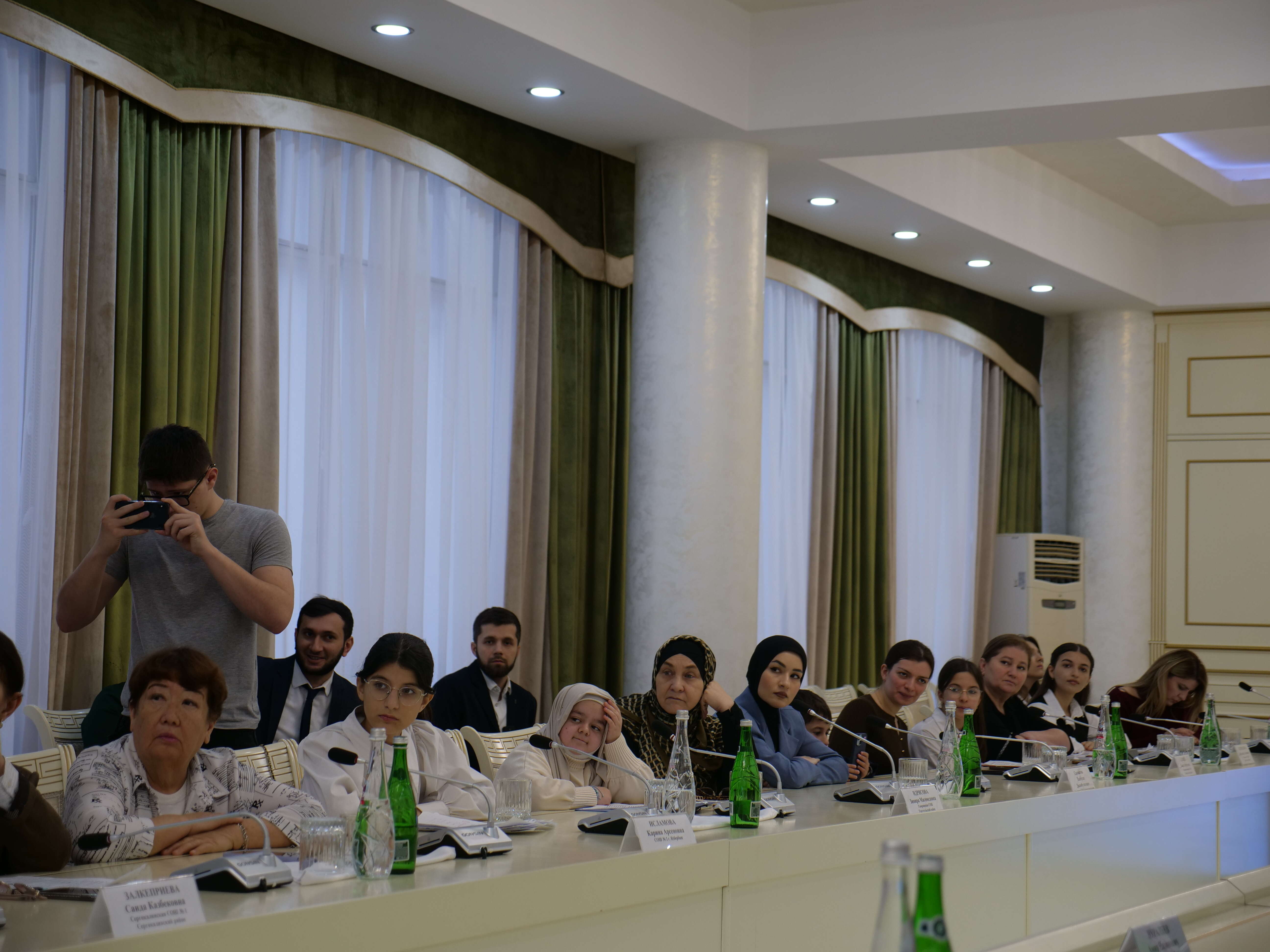 Темирлан Абуталимов посетил финал республиканского конкурса «Права человека глазами ребенка - 2025»