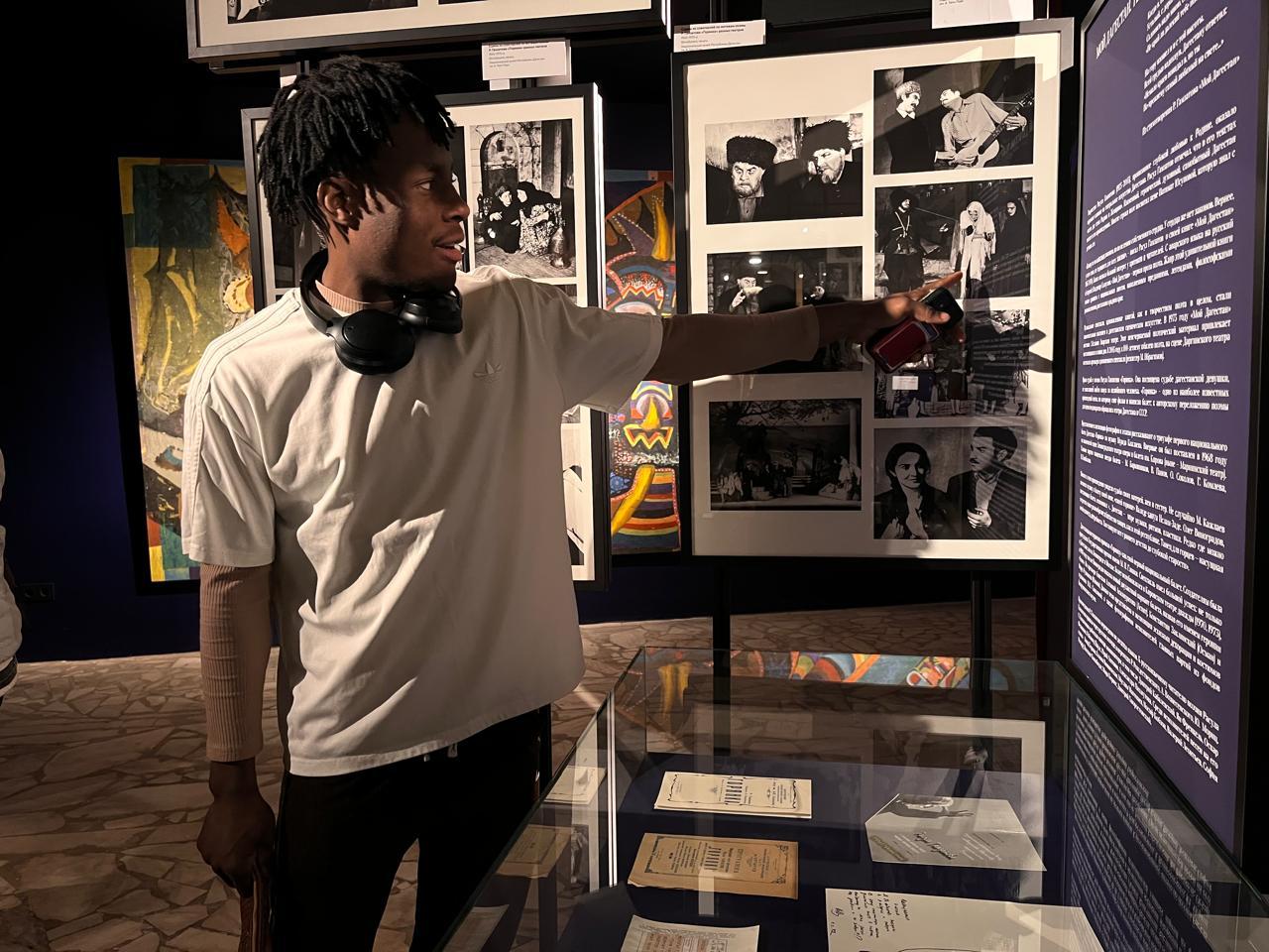 Знакомство с театральным наследием Дагестана. Иностранные студенты посетили Музей истории театров республики в Махачкале