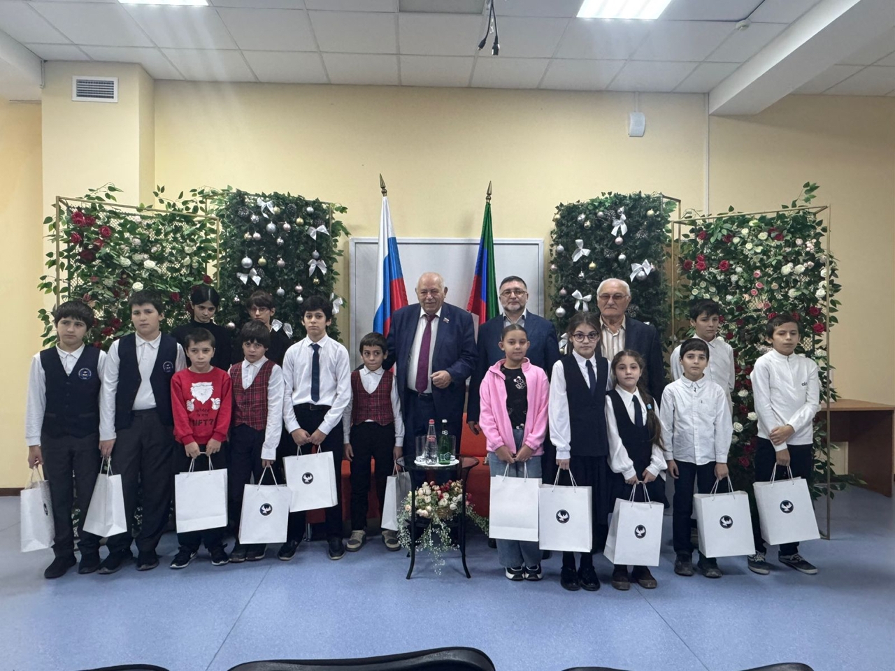 «Советы мудрых» получили школьники из Каспийска, Буйнакска, Буйнакского и Кумторкалинского районов