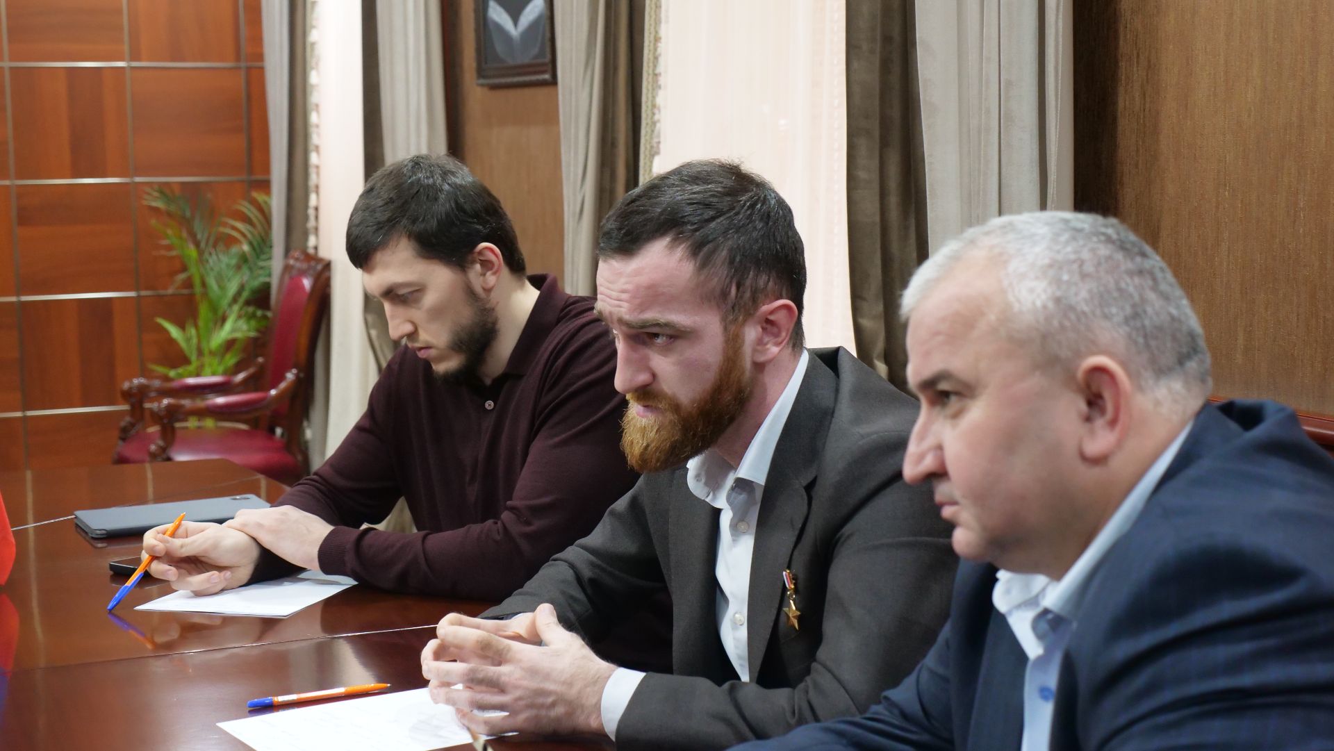 Темирлан Абуталимов выслушал обращения жителей Казбековского района