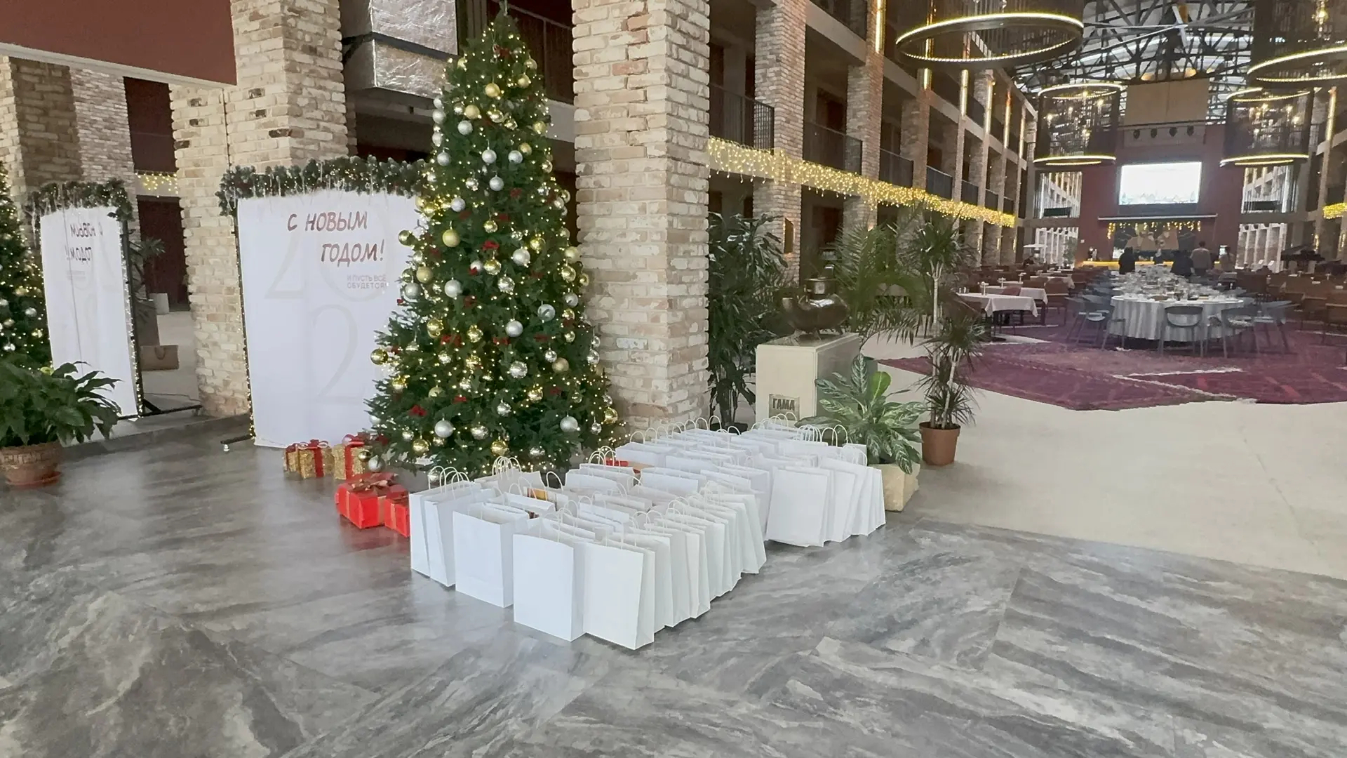 В Махачкале прошло мероприятие: «Заклинаю: берегите маму! Люди мира, берегите мать!»