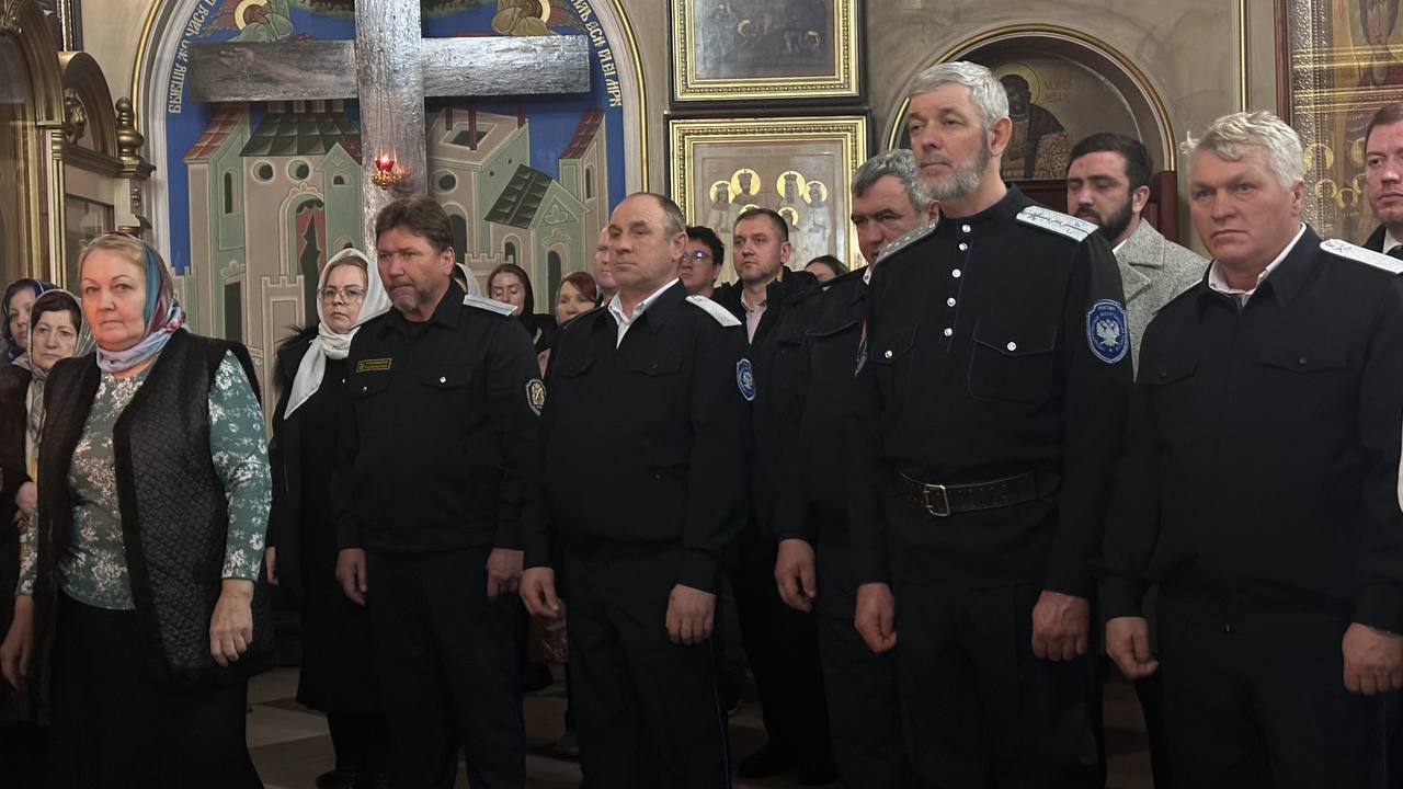 В Рождественский сочельник в Свято-Успенском кафедральном соборе Махачкалы прошло торжественное богослужение