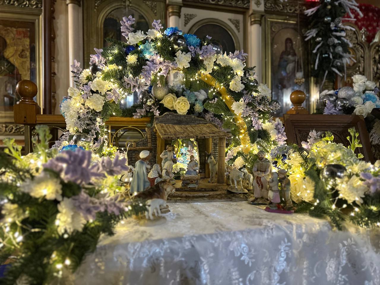 В Рождественский сочельник в Свято-Успенском кафедральном соборе Махачкалы прошло торжественное богослужение