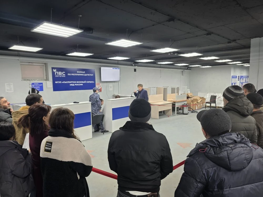 100 иностранным гражданам, работающим в Дагестане, объяснили правила пребывания на территории России