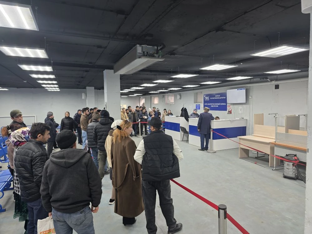 100 иностранным гражданам, работающим в Дагестане, объяснили правила пребывания на территории России