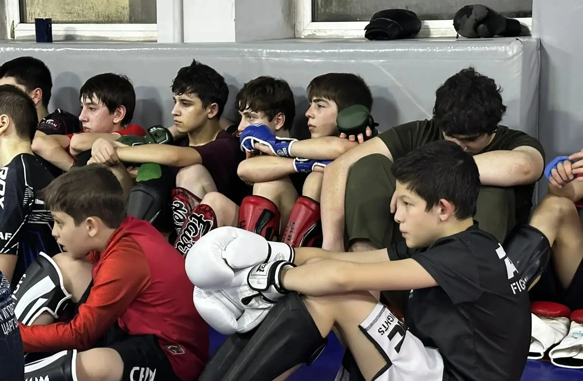 Встреча с Героями России. Темирлан Абуталимов и Магомед Баачилов посетили Школу единоборств в Махачкале