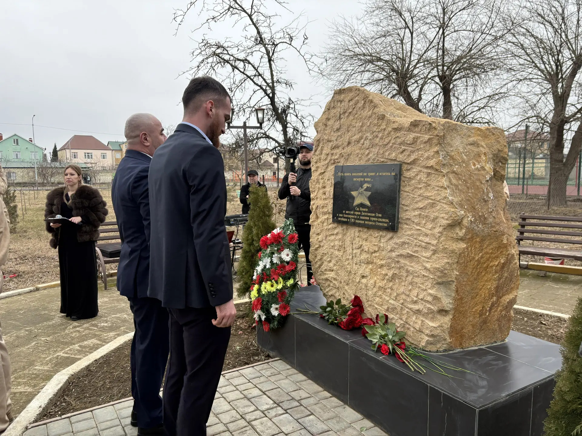 Дань памяти участникам СВО и разговор с молодежью. Темирлан Абуталимов посетил Дагестанские Огни