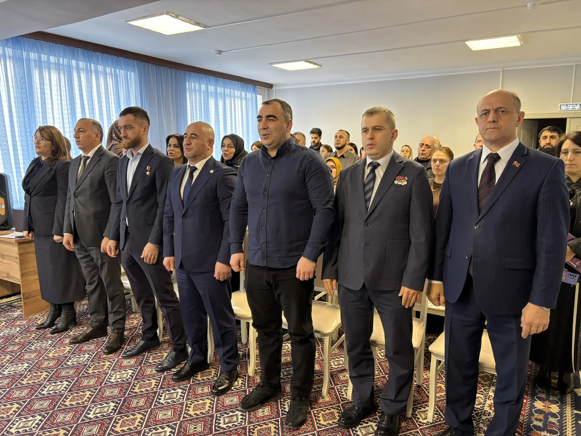 Дань памяти участникам СВО и разговор с молодежью. Темирлан Абуталимов посетил Дагестанские Огни