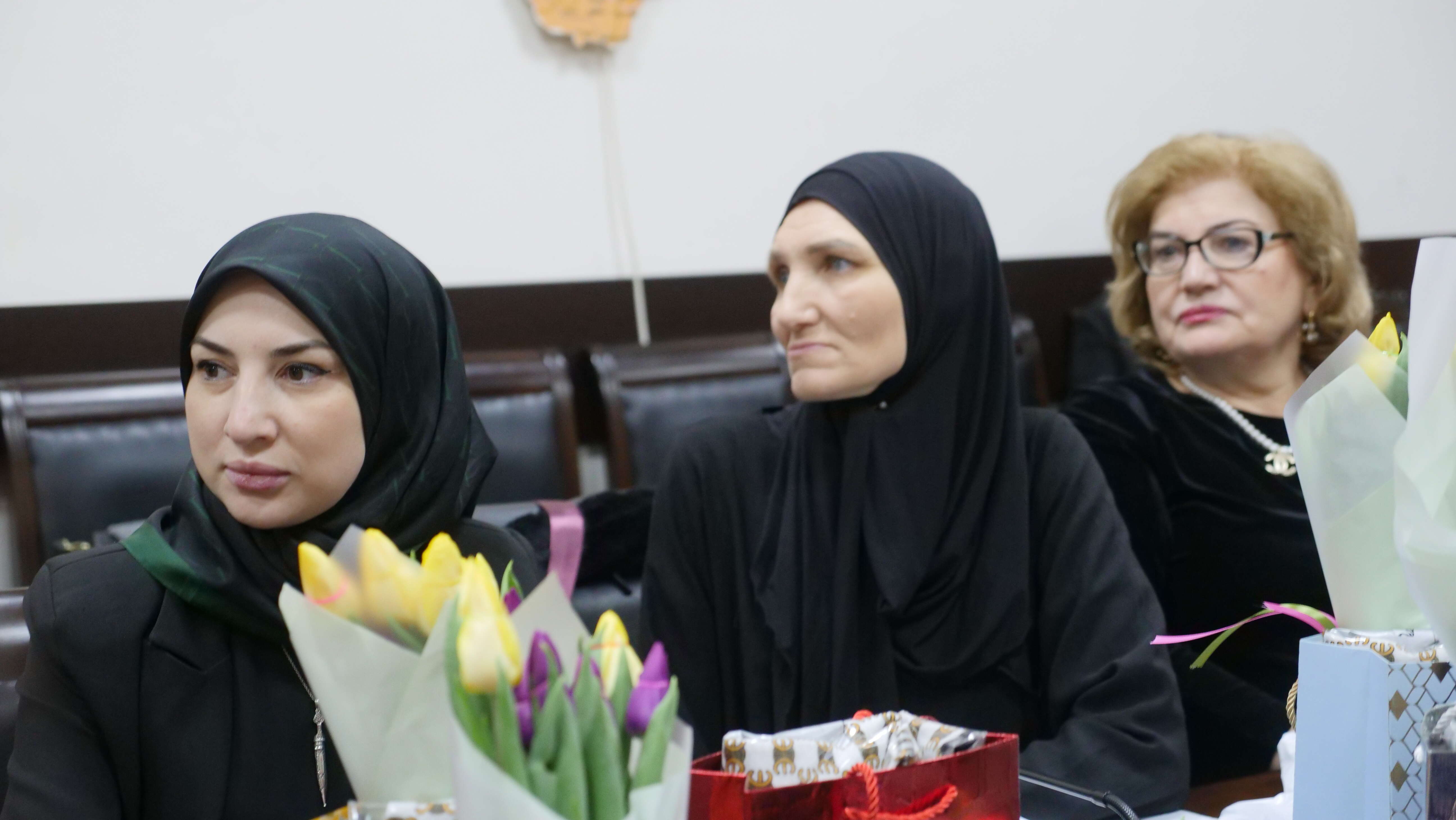 «В честь прекрасных дам» … Медаль «Слава матери защитника Отечества» вручили матерям участников СВО