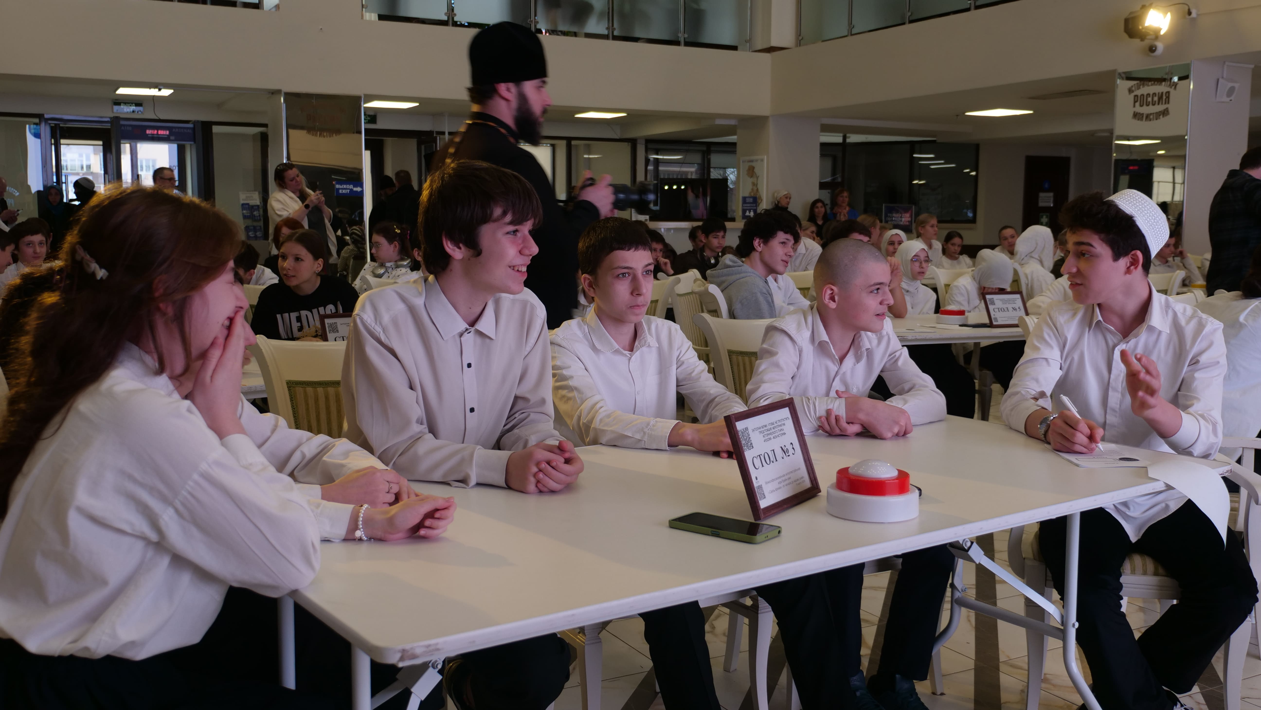 В Махачкале определили победителей межконфессионального брейн-ринга «Связь времен — от начала до наших дней»