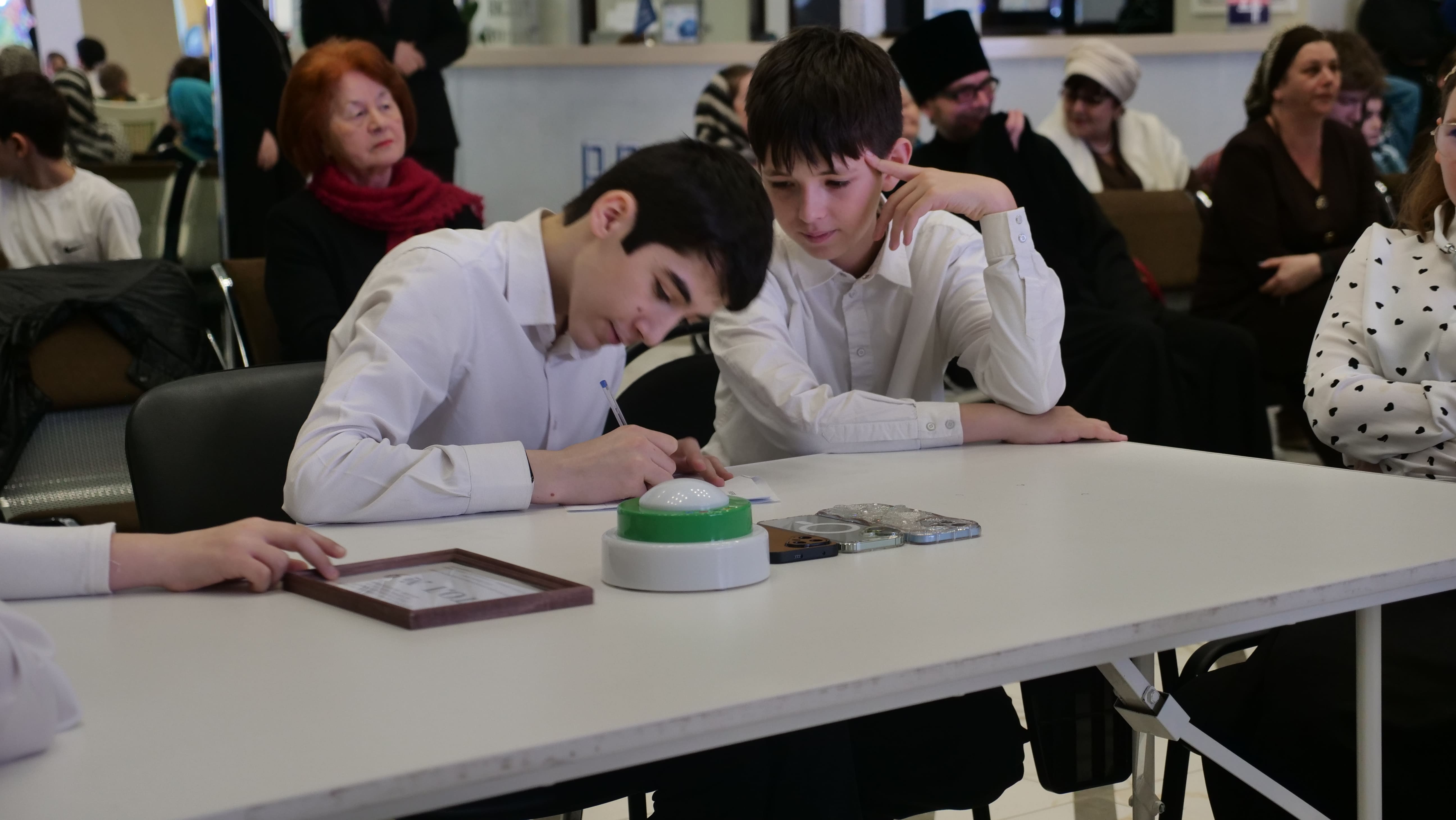 В Махачкале определили победителей межконфессионального брейн-ринга «Связь времен — от начала до наших дней»