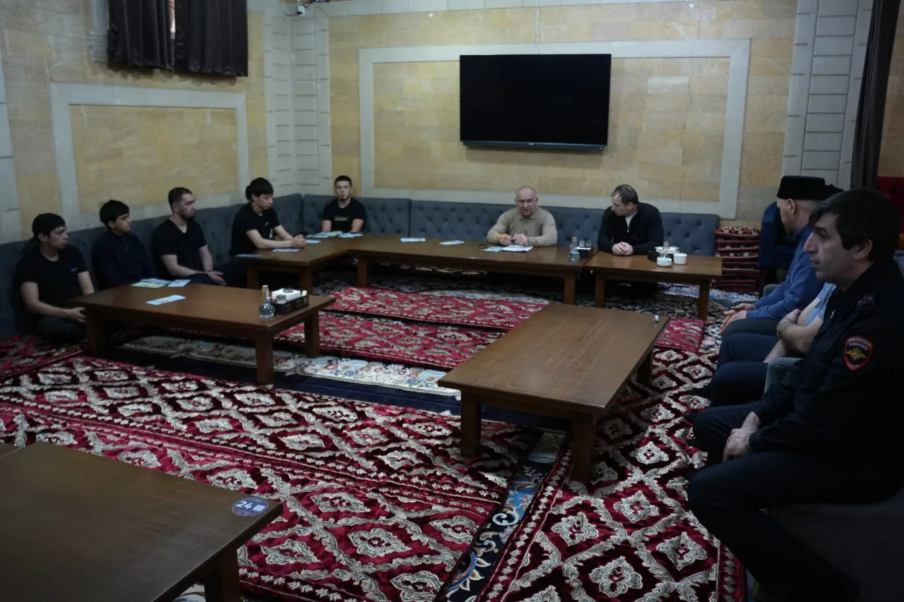 Правовая грамотность и адаптация к жизни в России. Миннац Дагестана проводит системную работу с иностранными гражданами