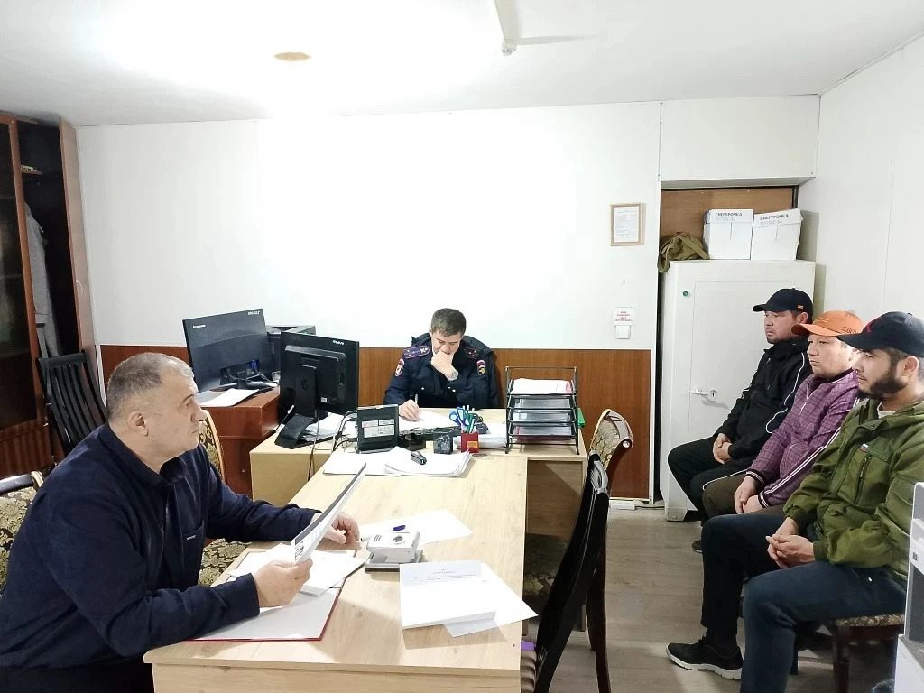 Правовая грамотность и адаптация к жизни в России. Миннац Дагестана проводит системную работу с иностранными гражданами