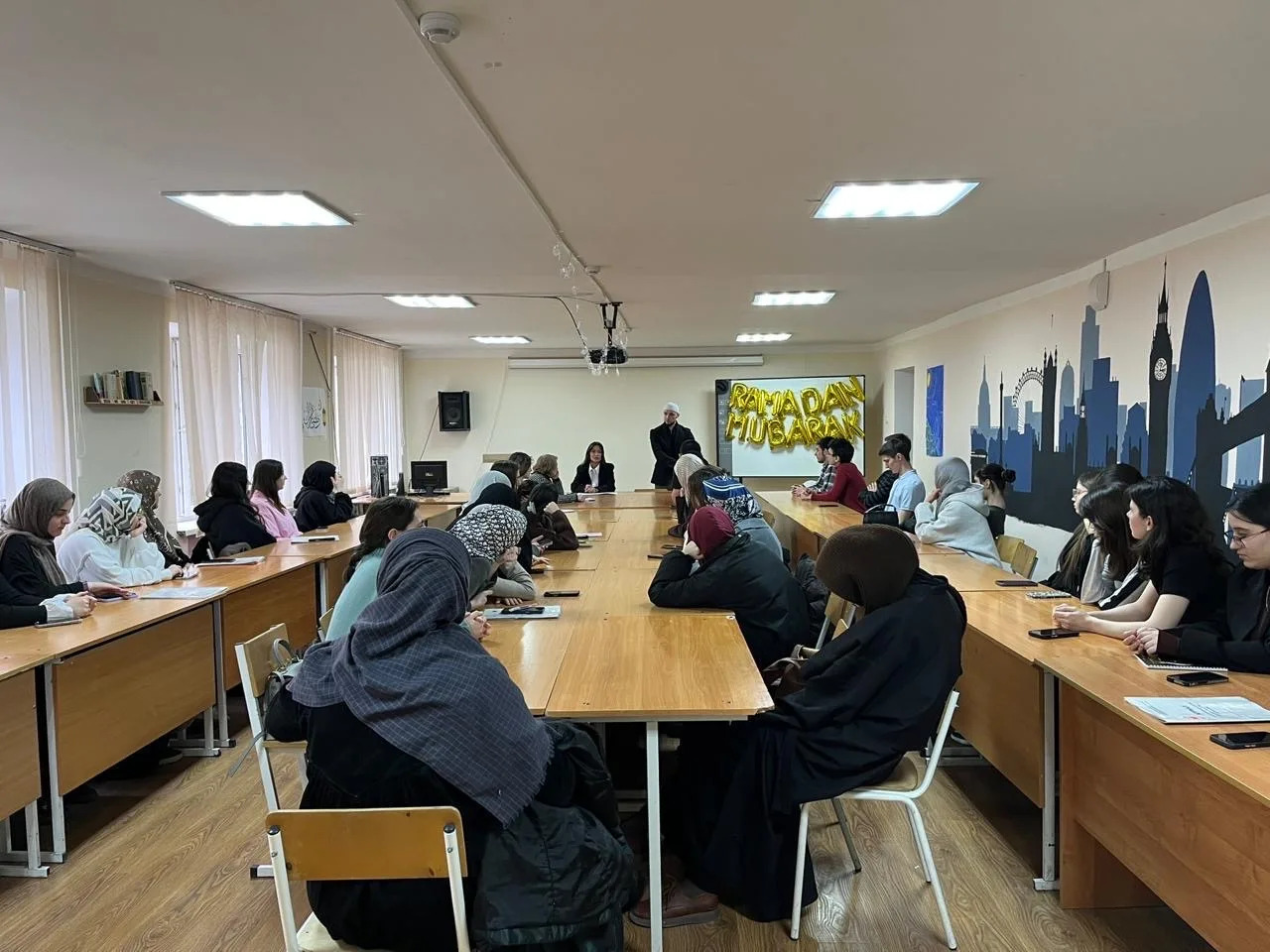 Как противостоять экстремизму? Беседу со студентами ДГПУ провели сотрудники Миннаца Дагестана