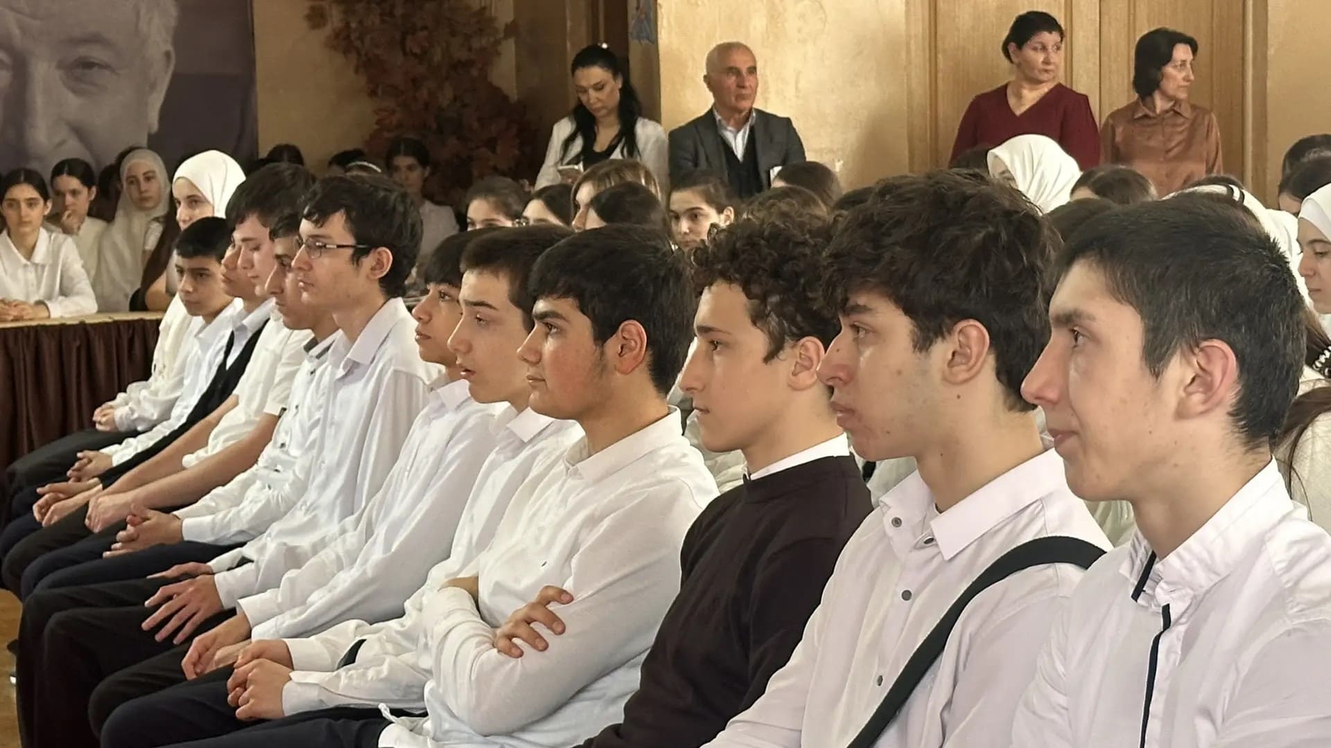 Диалог о безопасности и ответственности: в многопрофильном лицее №9 в Махачкале обсудили профилактику правонарушений и вопросы гражданского воспитания