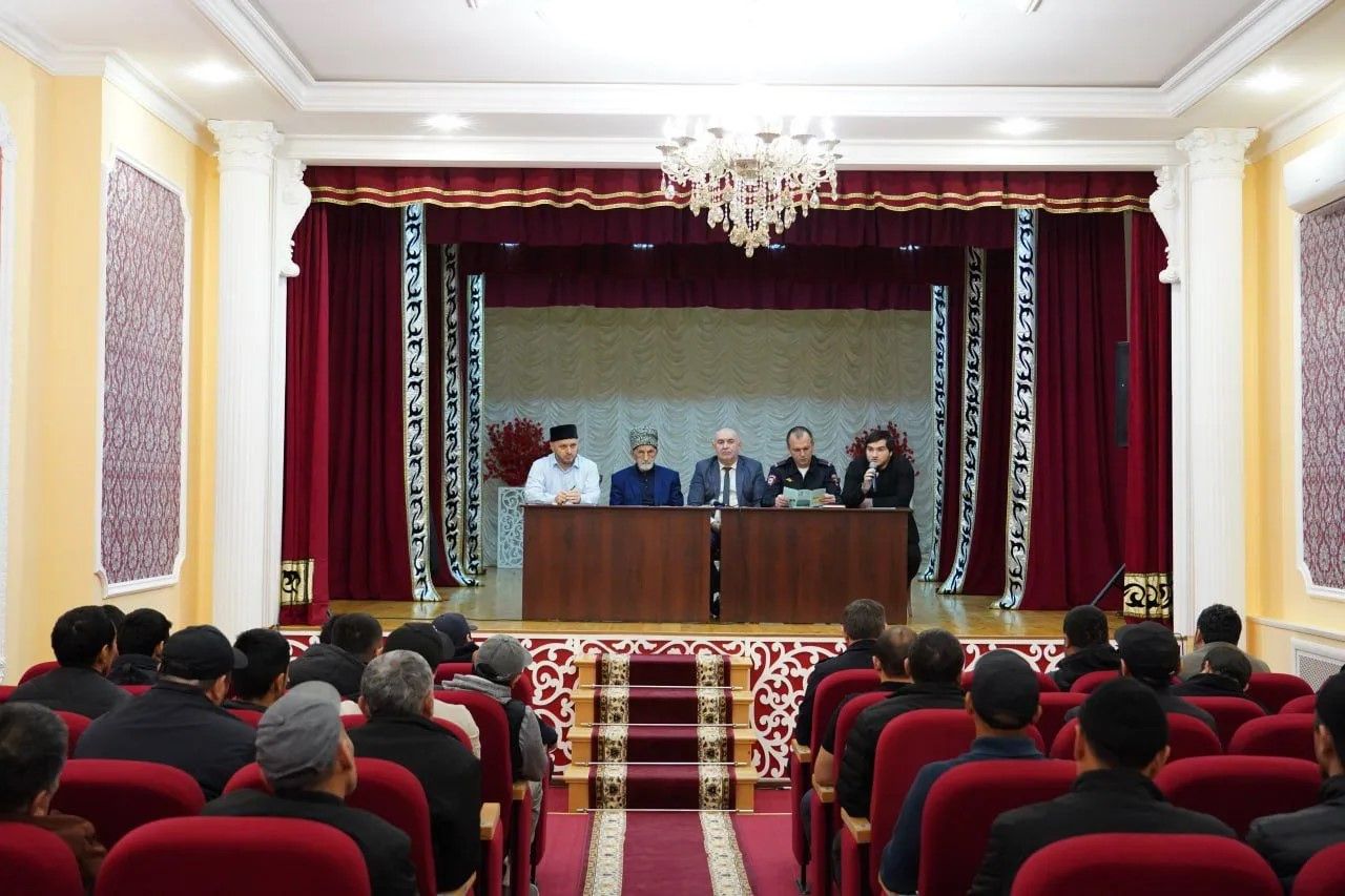 В Хасавюрте и Магарамкентском районе обсудили миграционные правила и вопросы адаптации иностранных граждан