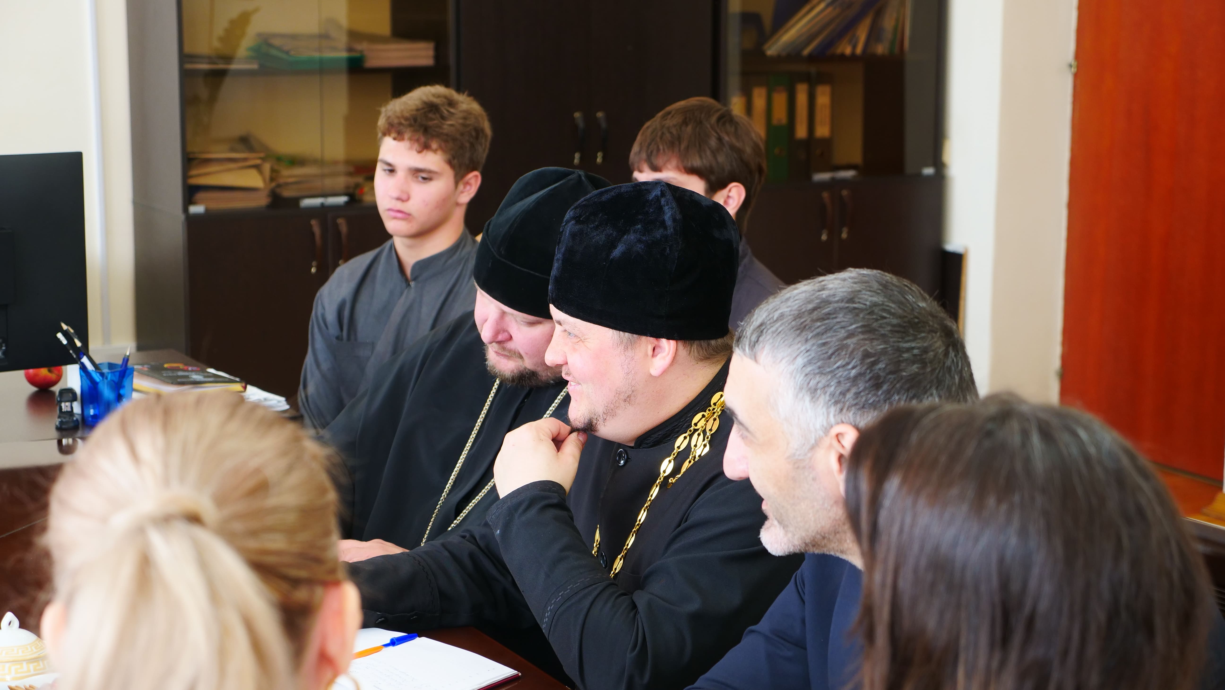 Вопросы проведения 13-го Международного межрелигиозного молодежного форума обсудили в Миннаце РД