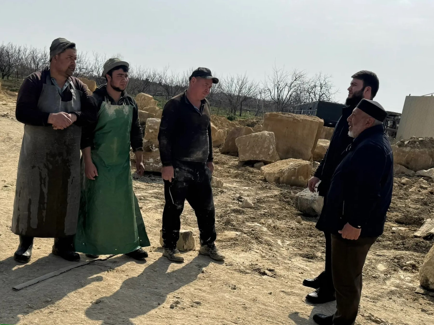 В Дагестане провели разъяснительные встречи с иностранными гражданами по вопросам миграционного законодательства и адаптации